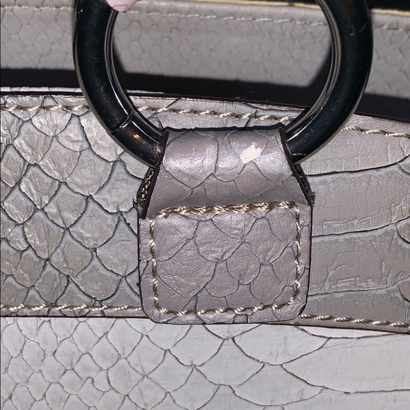 Guess Vintage Large Faux Leather Crocodile Handbag - Picture 6 of 12